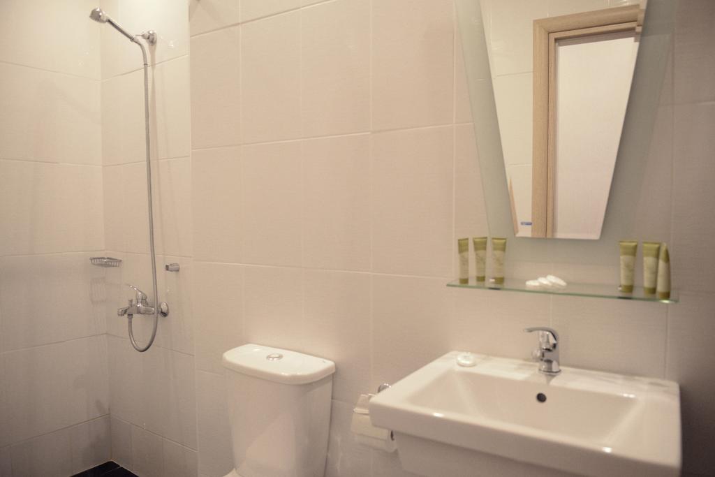 Double or Twin Room with Extra Bed,110298561:JPEG
