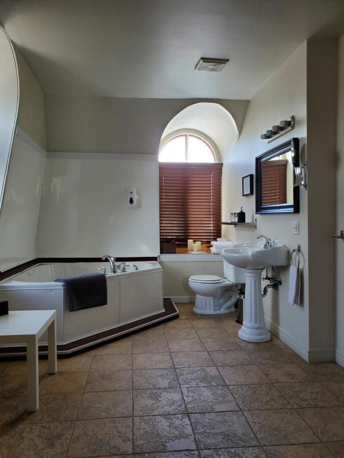 Queen Suite