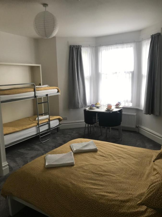 Family Room (2 Adults + 2 Children)