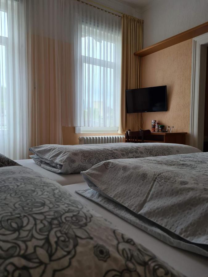 Vierbettzimmer mit Terrasse