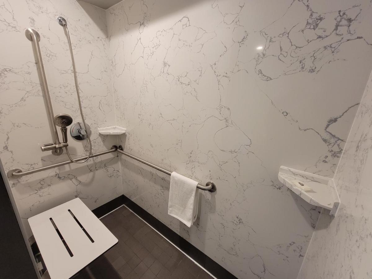 King Room - Disability Access