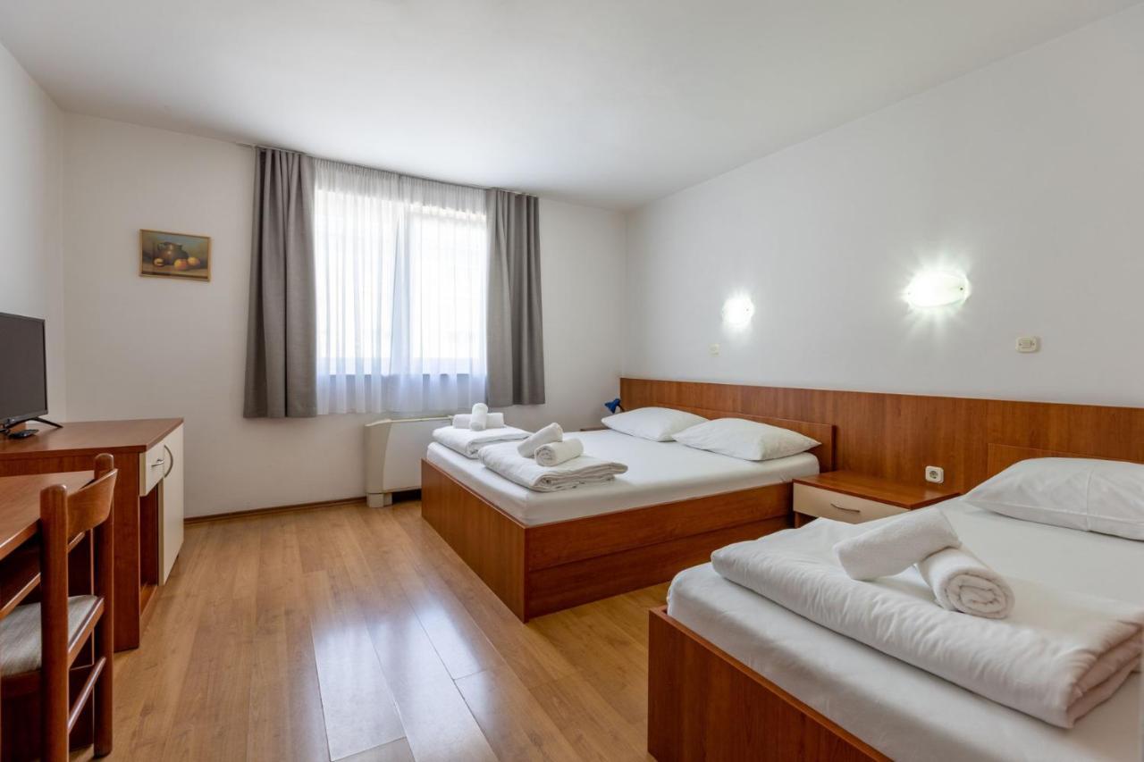 Standard Triple Room,1103159436:JPEG