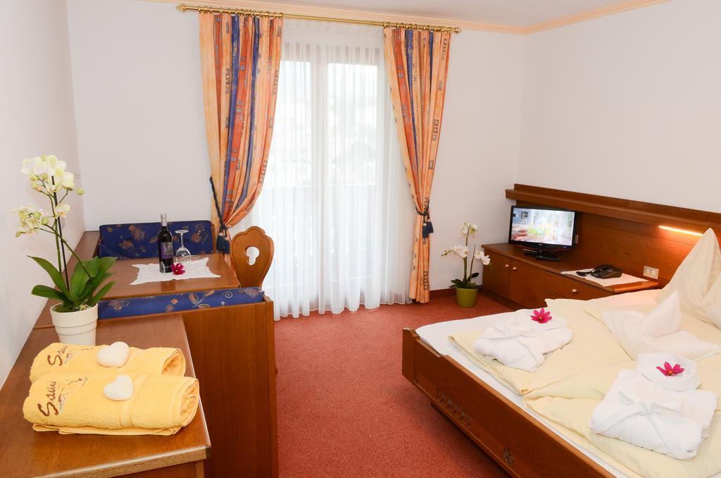 Doppelzimmer mit Balkon