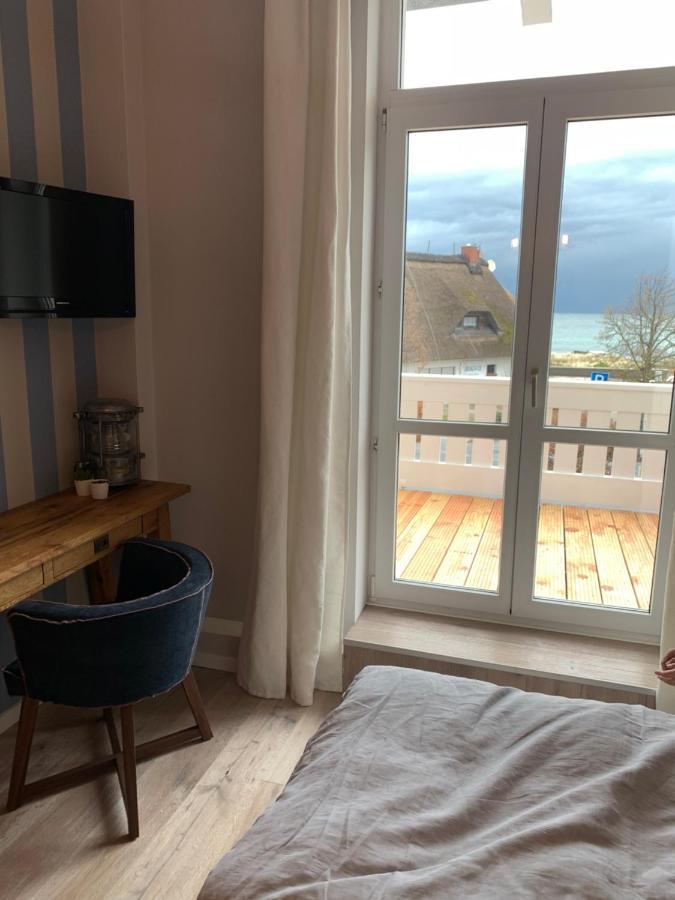 Doppelzimmer mit Balkon und Meerblick
