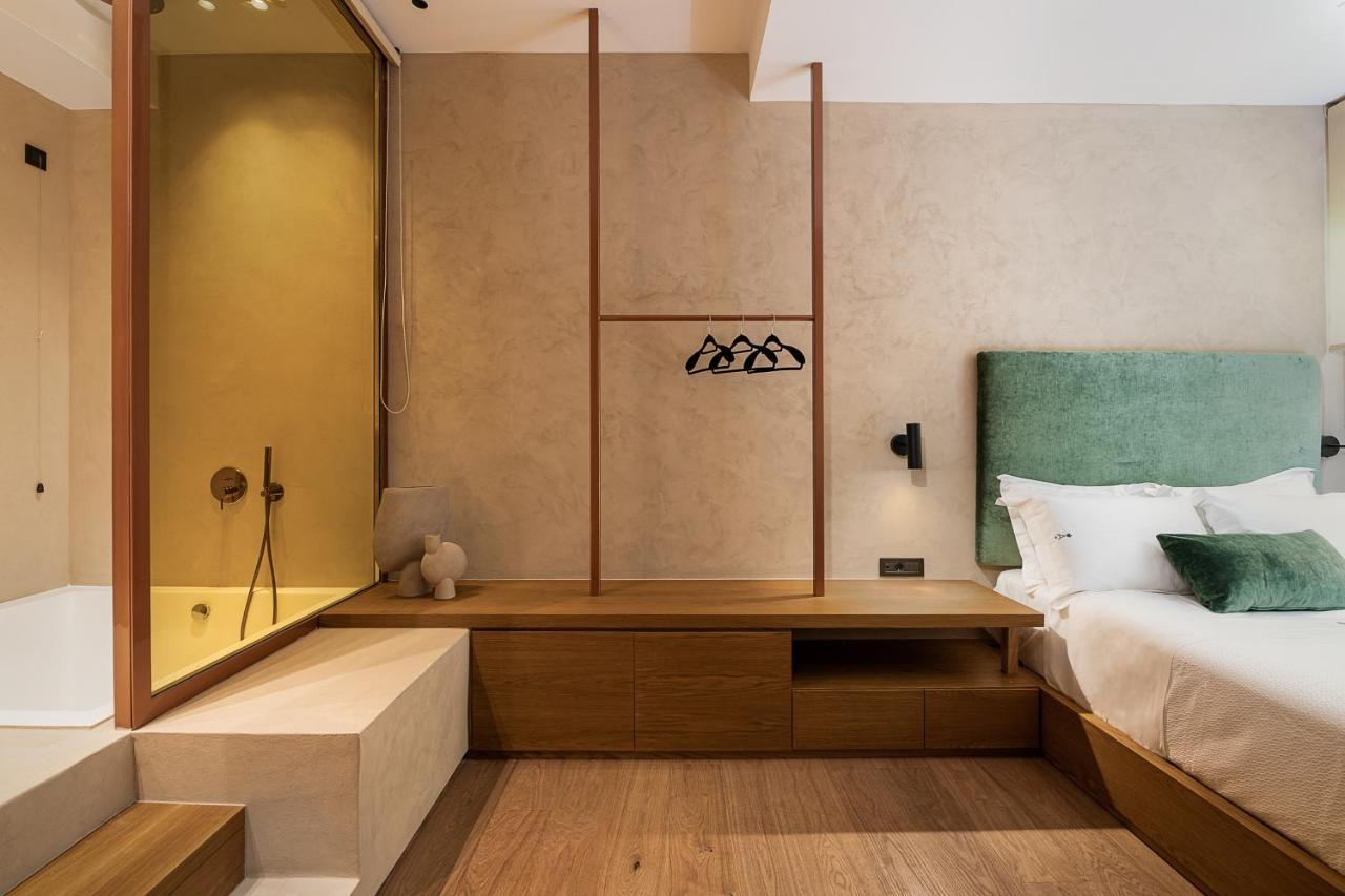 Deluxe Double Room Bath