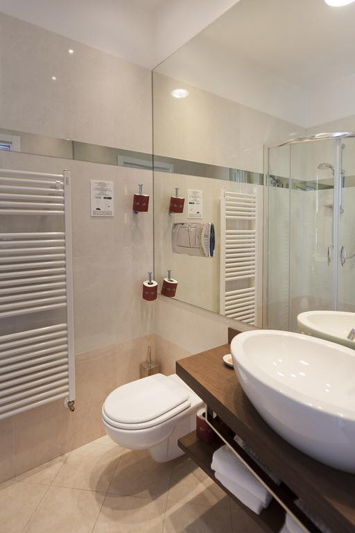 Exclusive Double Room Partial Lake View,136883910:JPEG