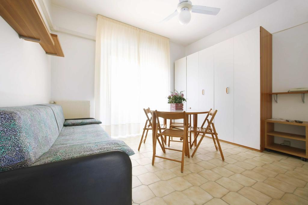 Studio (2 Adults)