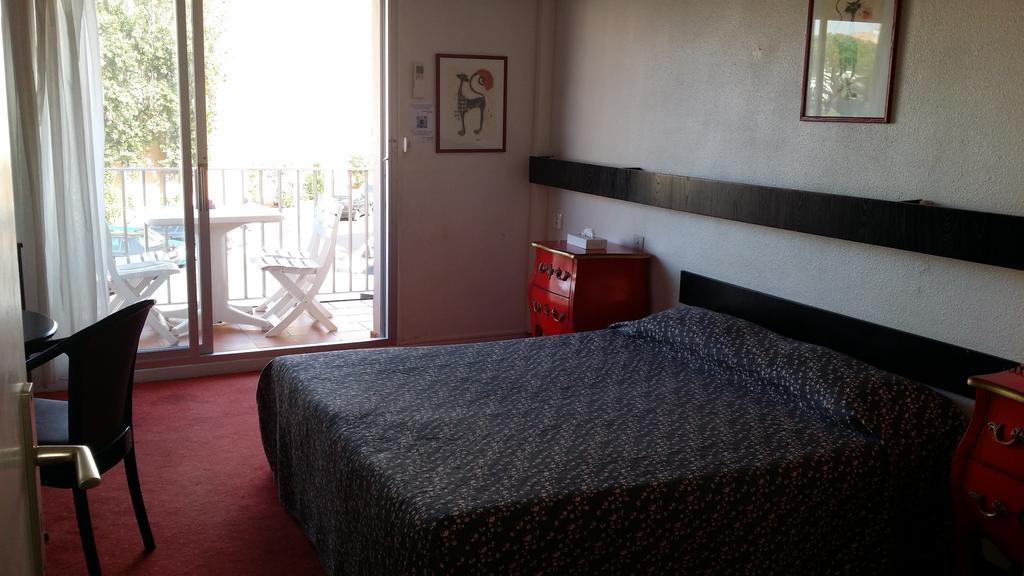 Chambre Familiale - Vue sur Piscine