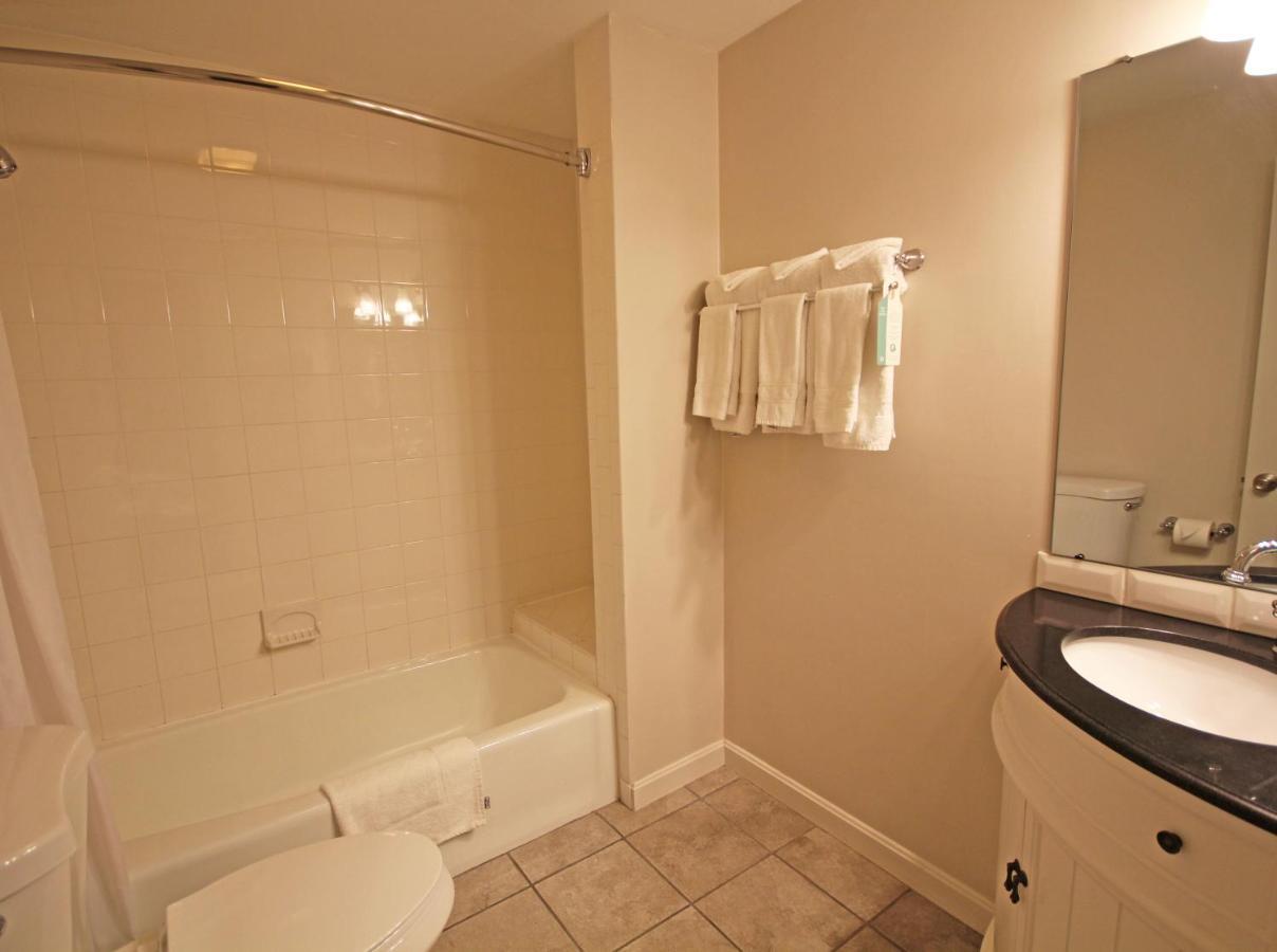 Double Queen Room