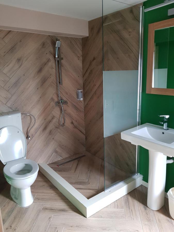 Chambre Double ou Lits Jumeaux avec Salle de Bains Privative