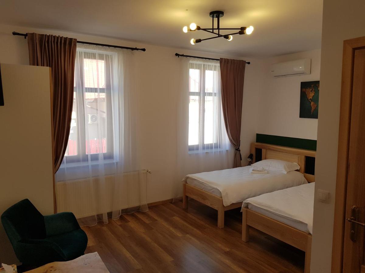 Chambre Triple avec Salle de Bains Privative