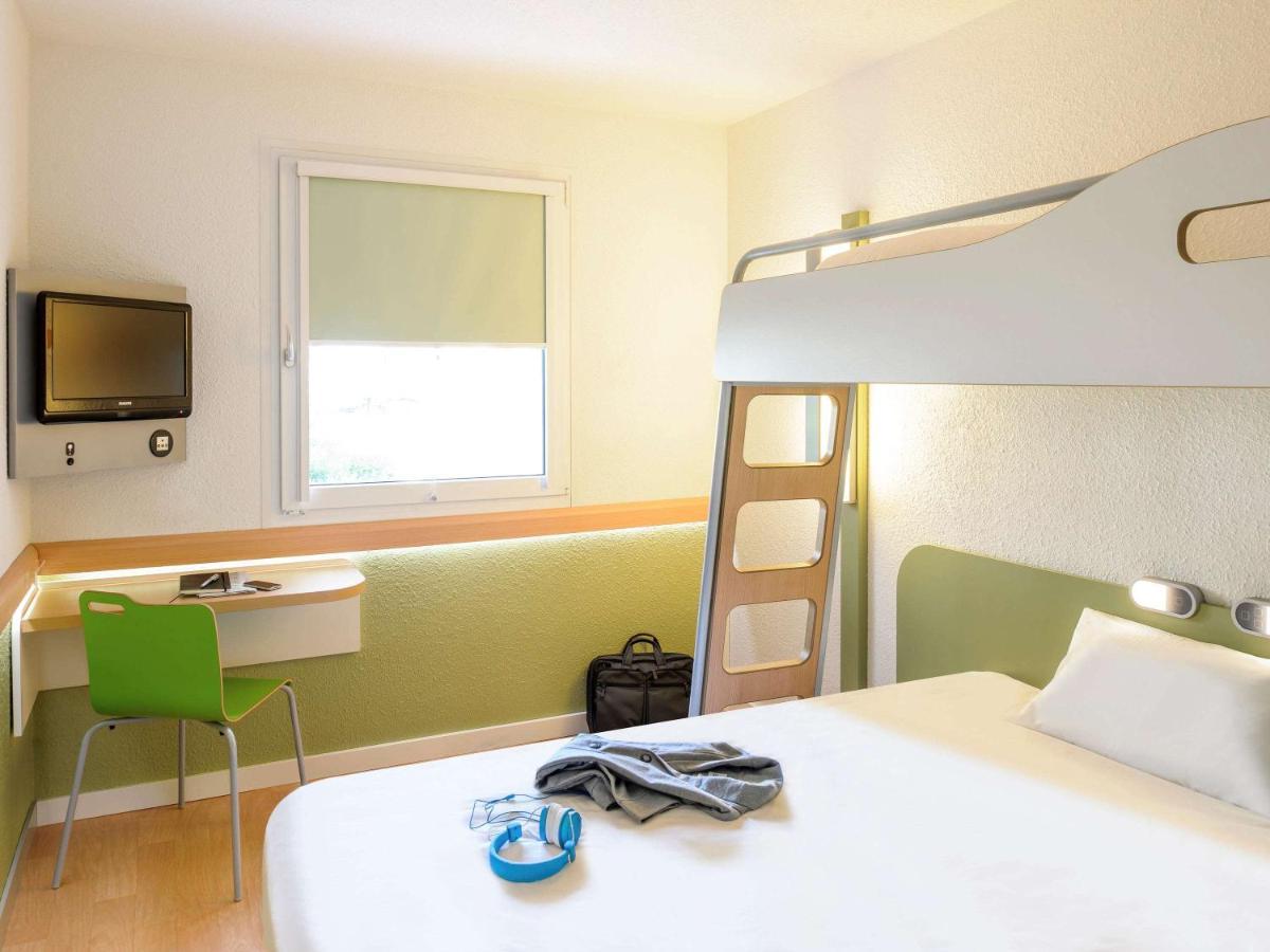 Triple Room with One Double Bed and One Bunk Bed,1090049106:JPEG