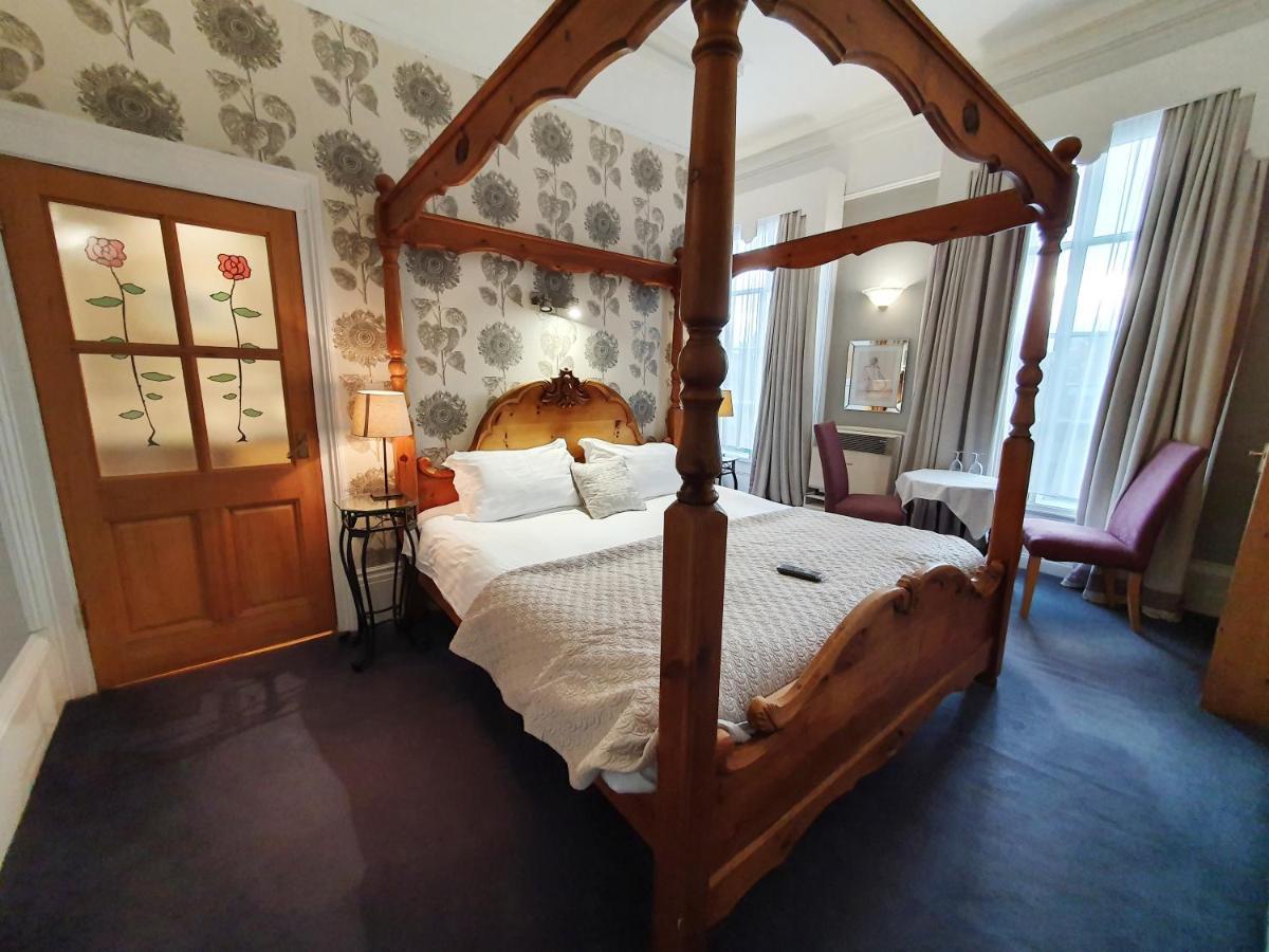 Chambre Double avec Lit à Baldaquin