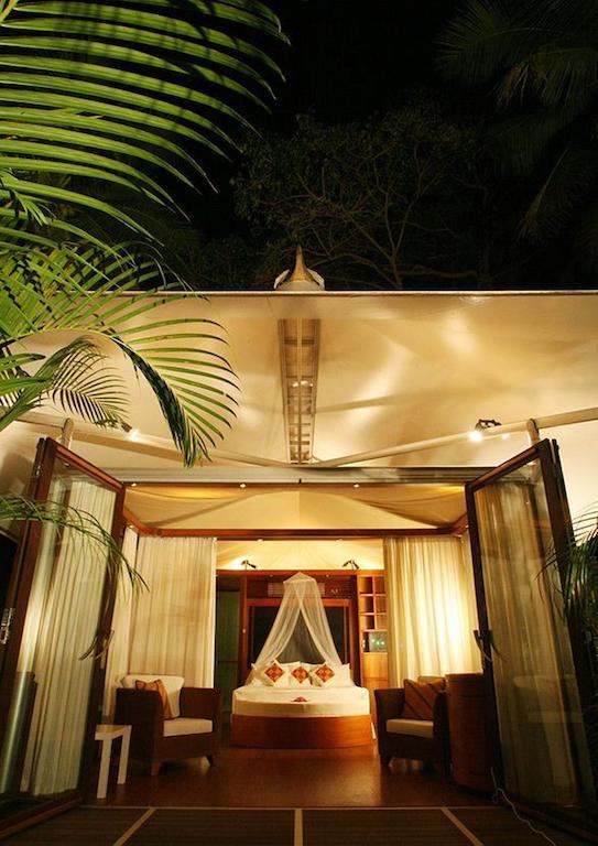 Bungalow with Garden View