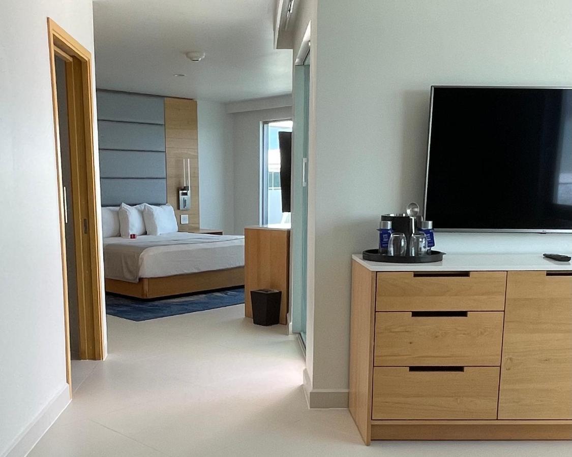 Junior Oceanfront Suite