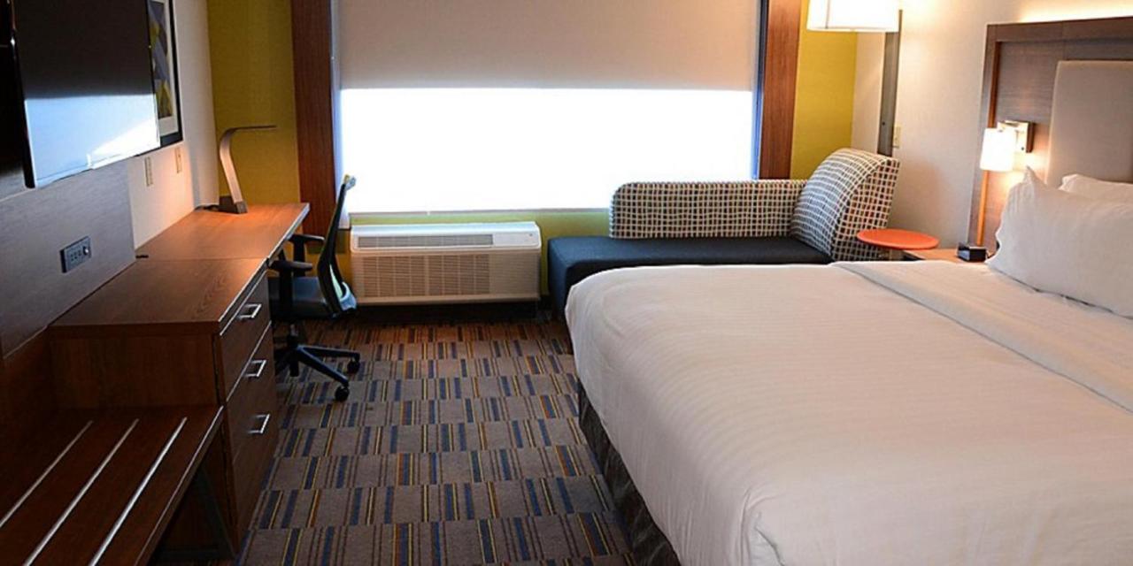 Standard King Room