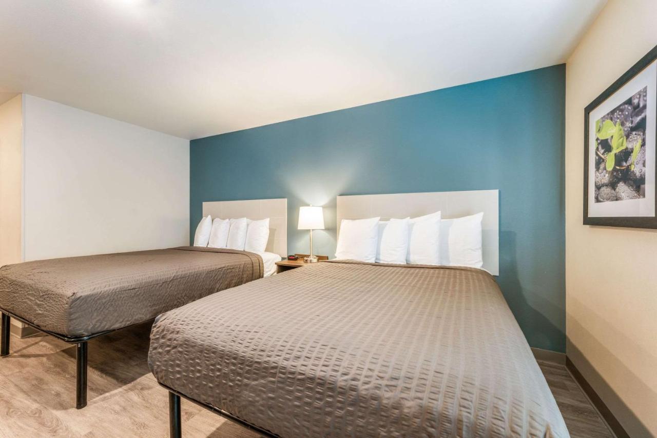 Standard Queen Room with Two Queen Beds - Non-Smoking