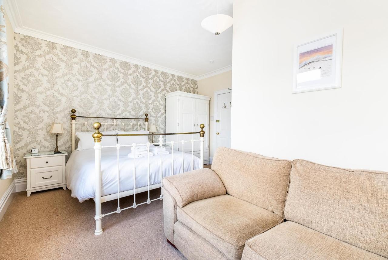 Deluxe King Room with Mountain View