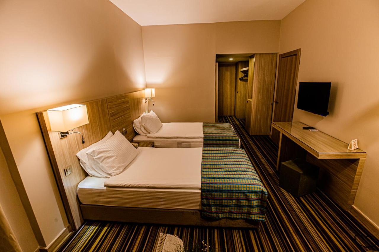 Standard Double Room,1109547279:JPEG