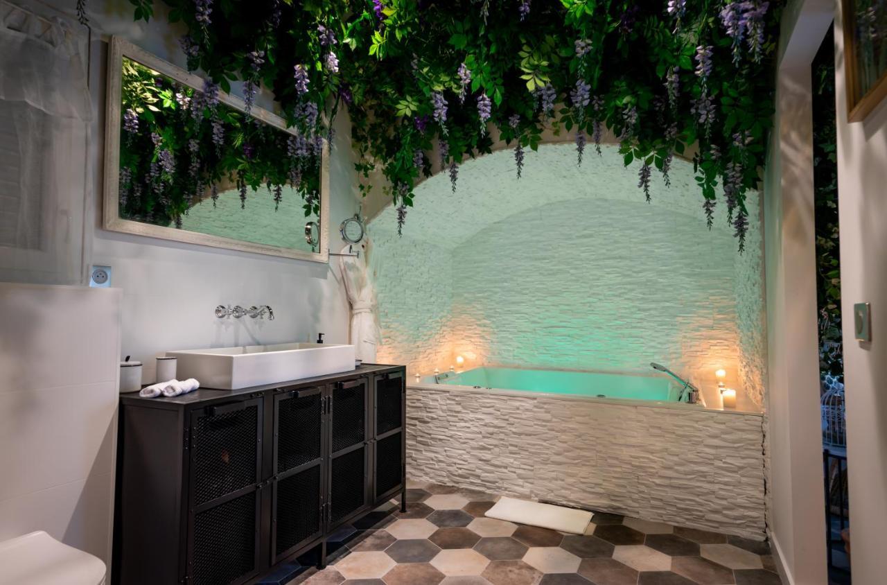 Chambre Double avec Baignoire Spa