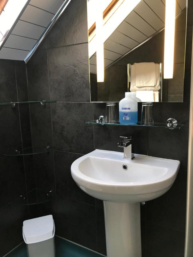 Family Room Private Bathroom