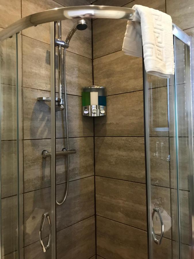 Twin Room Private Bathroom