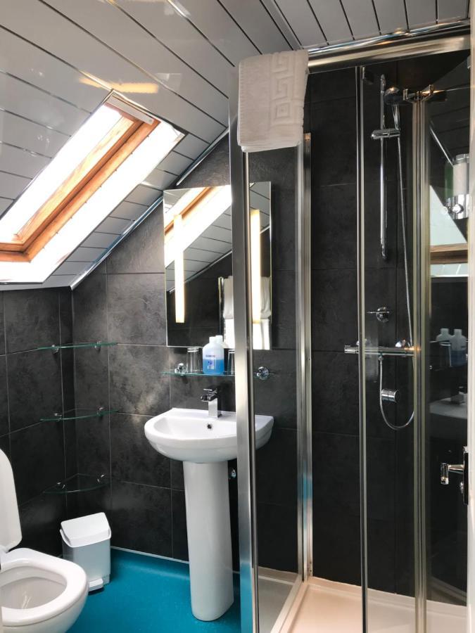 Family Room Private Bathroom