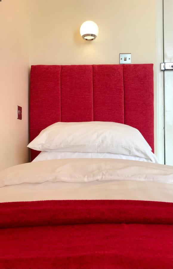 Single Room Private Bathroom