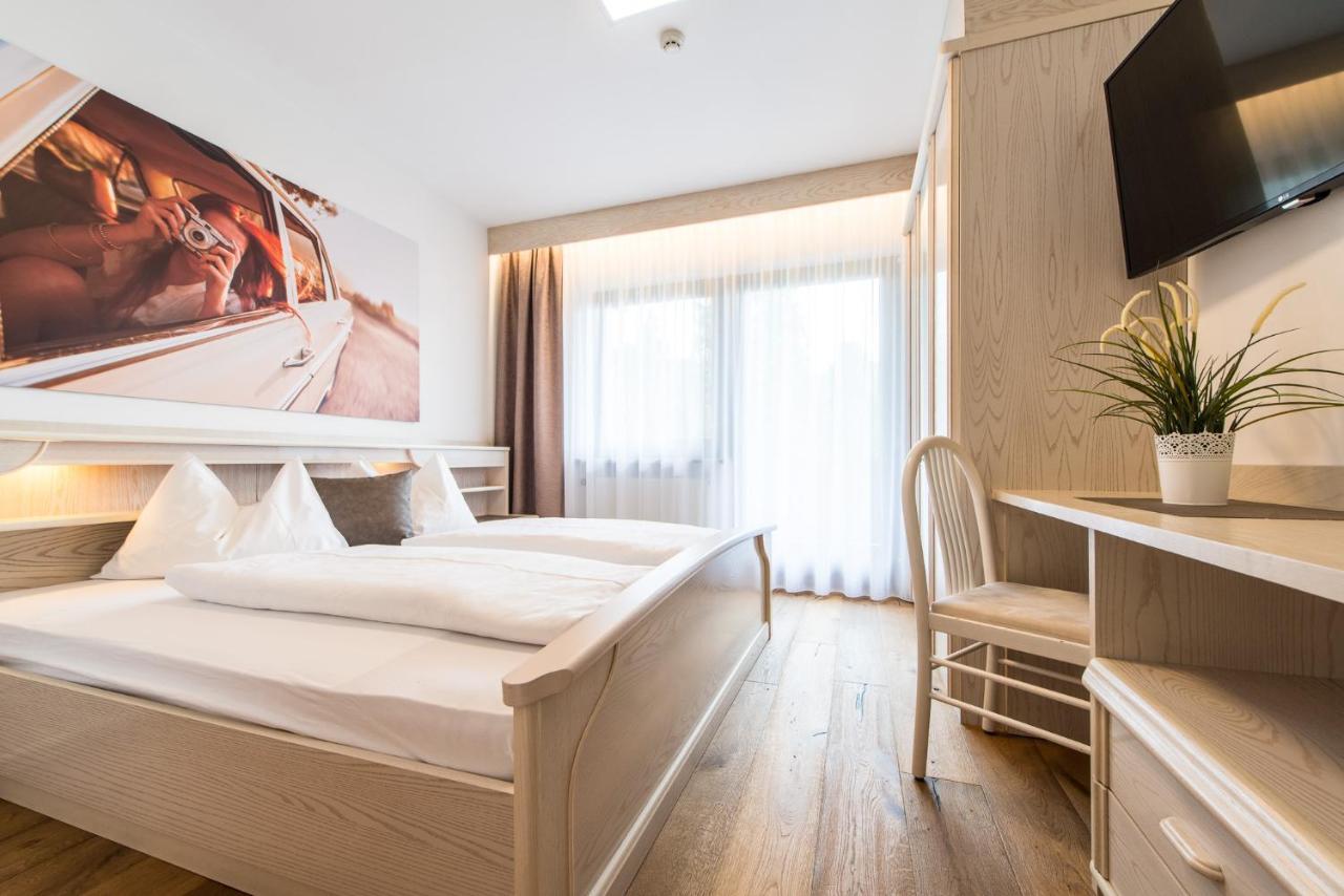 Doppelzimmer mit Balkon
