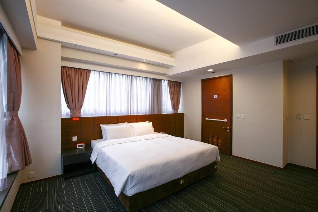 Premier King Room - Disability Access