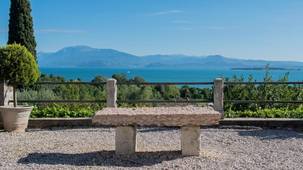 Two-Bedroom Apartment with Balcony/Terrace and Lake View