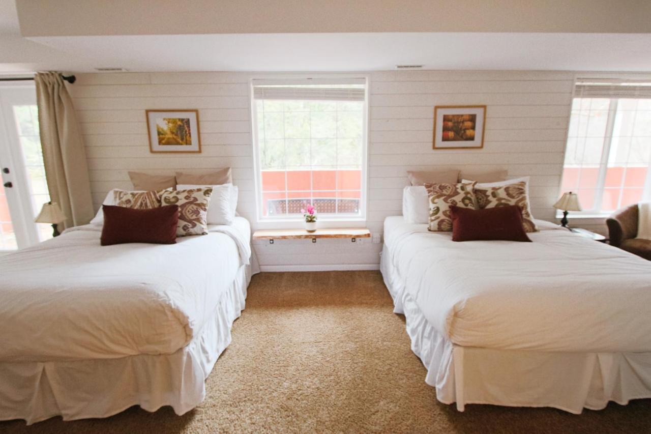 Queen Room with Garden View