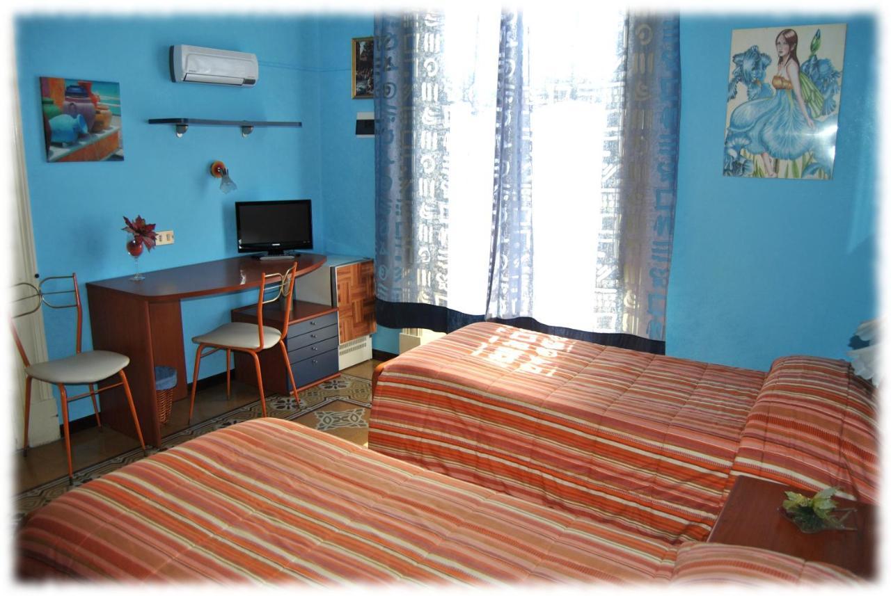 Double or Twin Room with Private External Bathroom