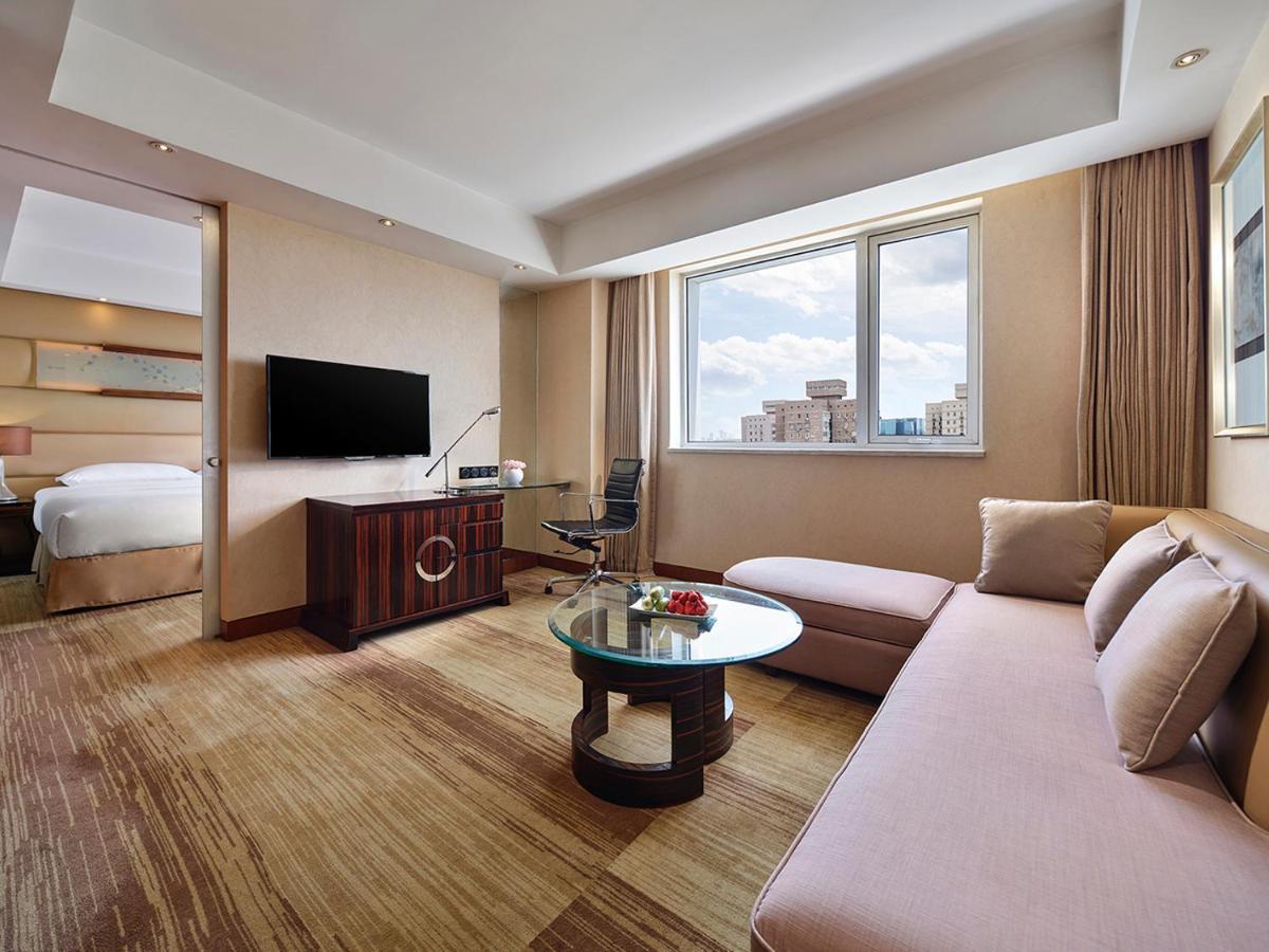 Deluxe Suite with City View
