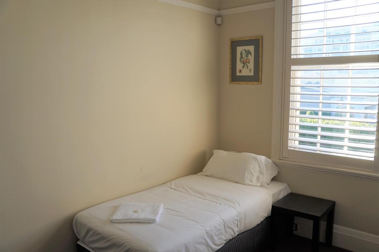 Family Room,1106985489:JPEG