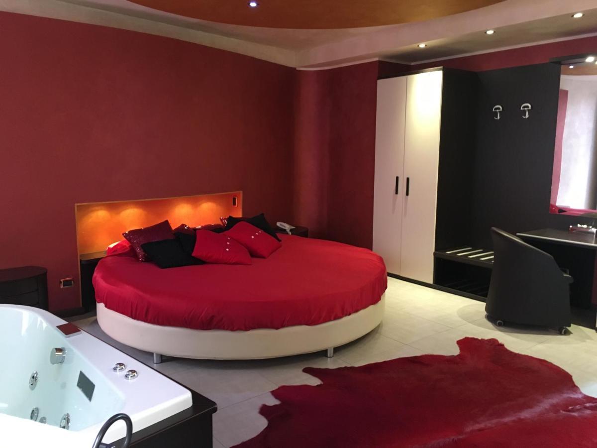 Deluxe Suite with Spa Bath