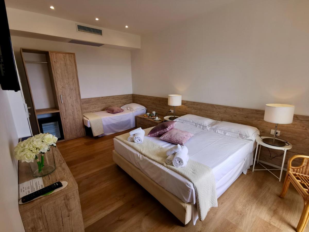 Standard Triple Room,1113747960:JPEG