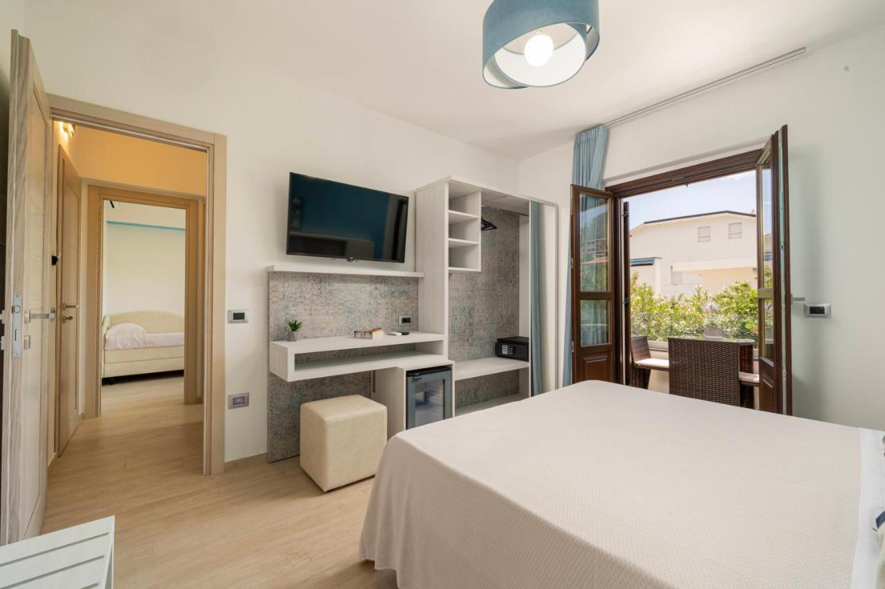 Family Room with Side Sea View