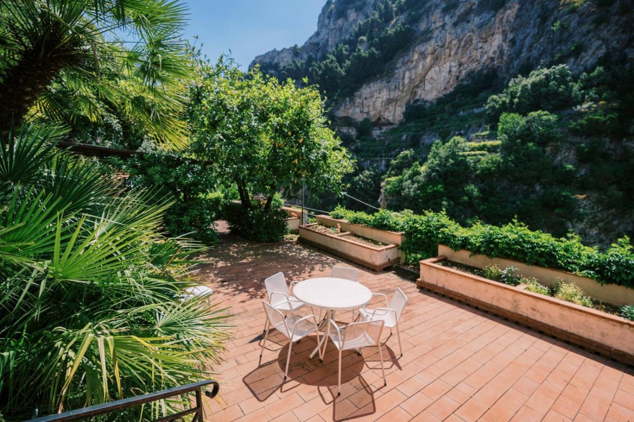 Apartment with Mountain View and Terrace