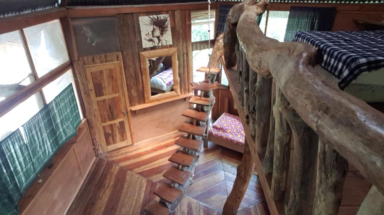 Family Room,1114047957:JPEG
