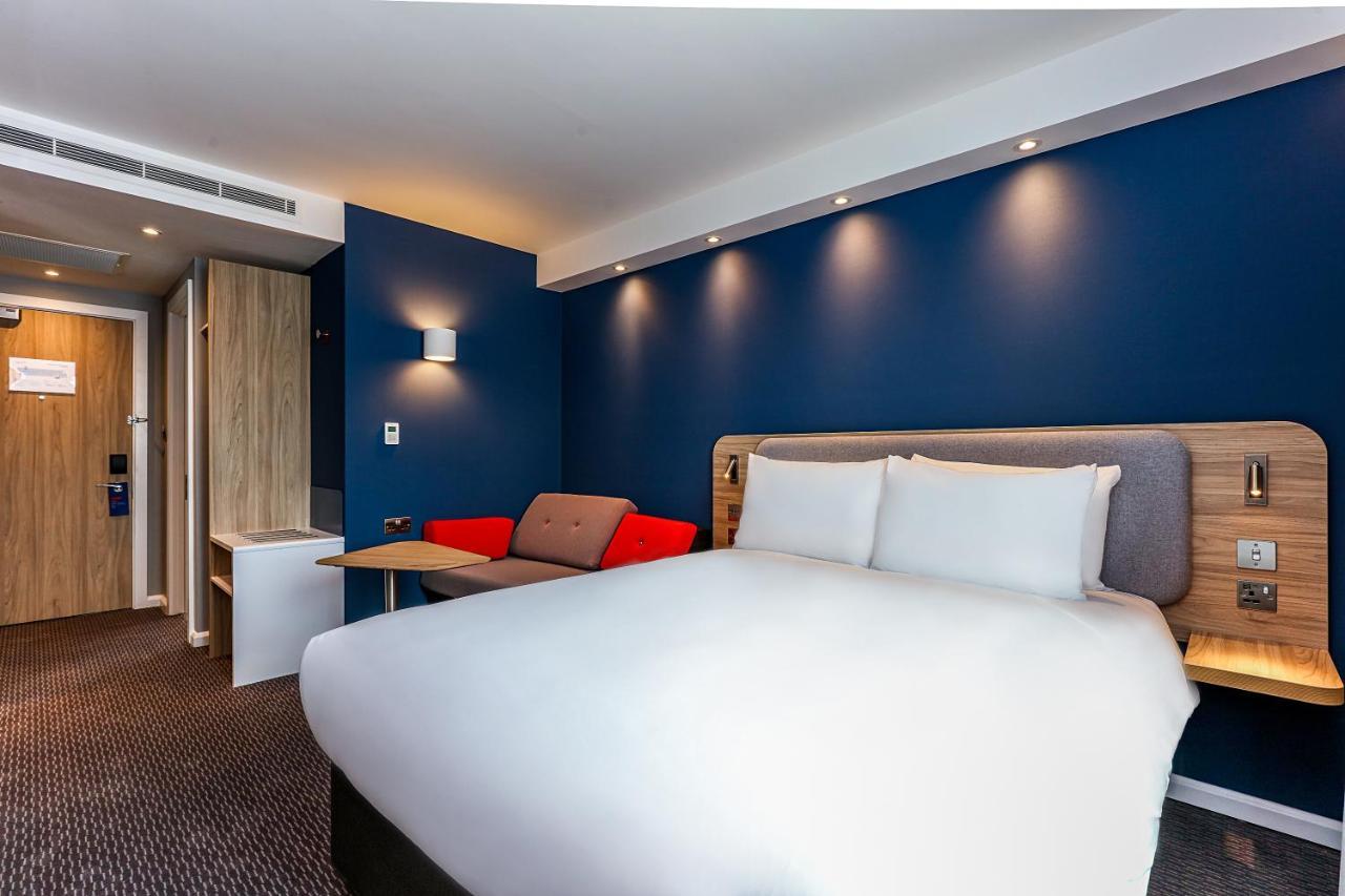 Standard Double Room with Free Hot Breakfast