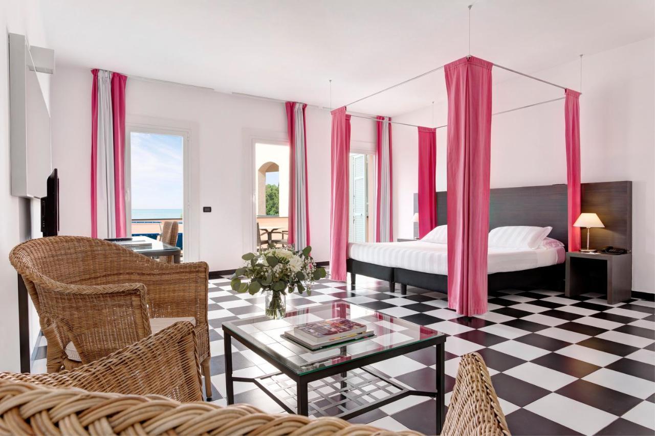 Double Room with Balcony and Sea View