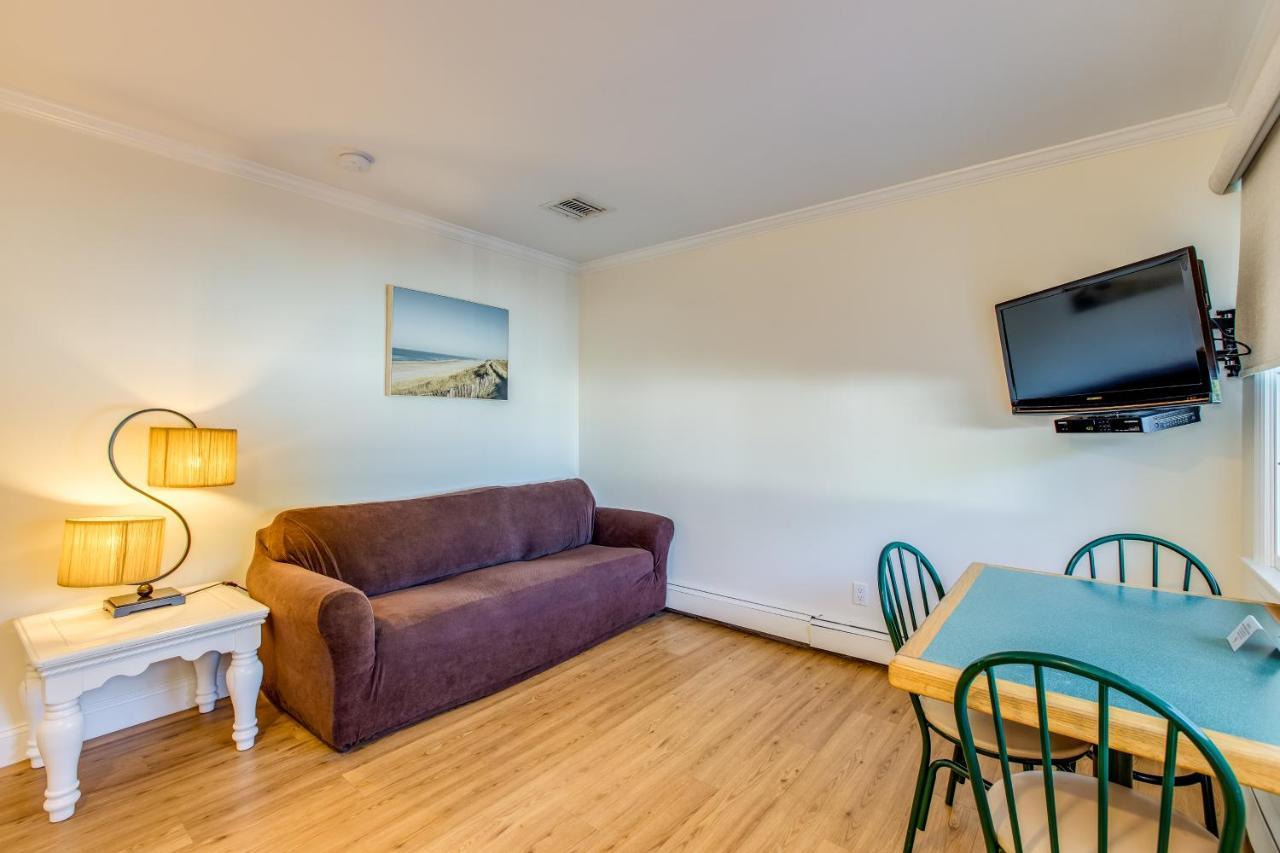 One Bedroom Suite #20