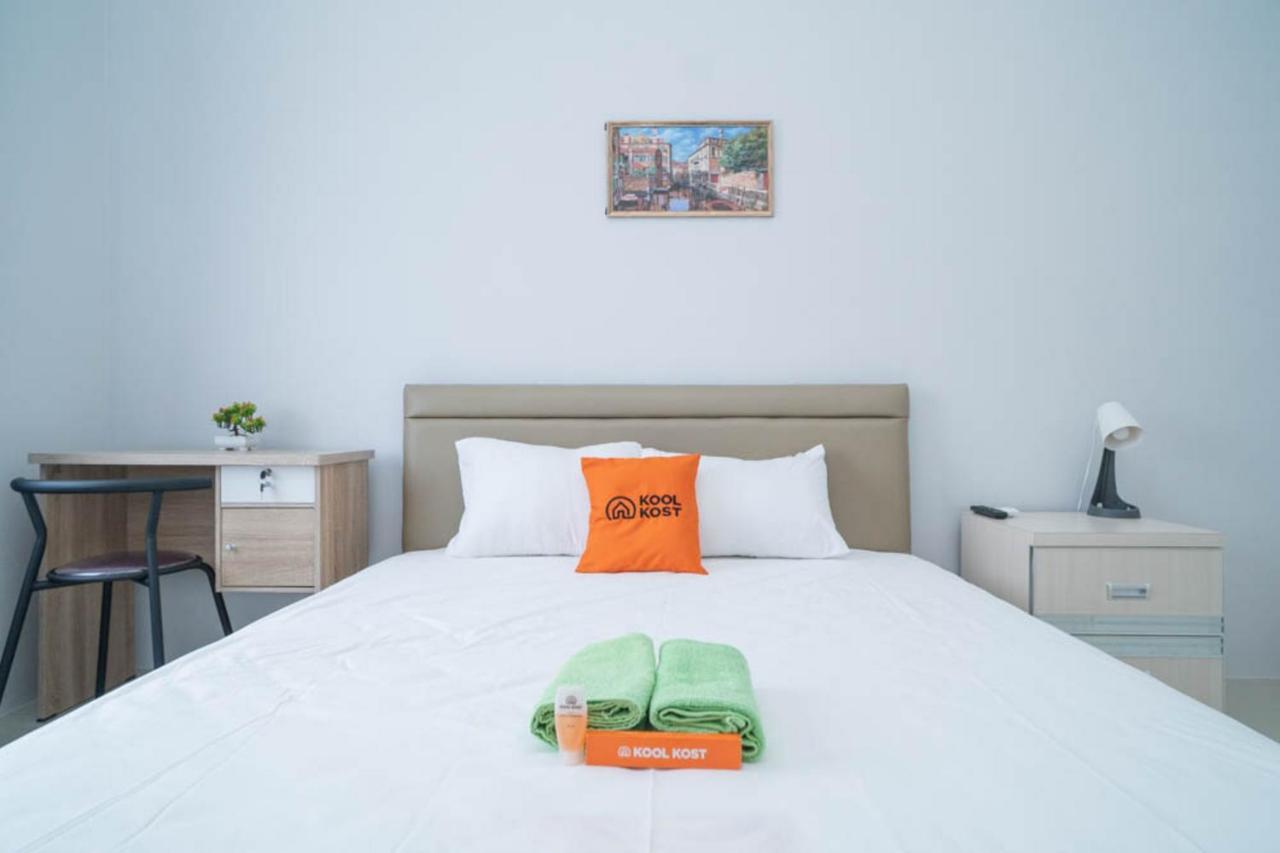 Kamar Standard Double dengan Kamar Mandi Bersama
