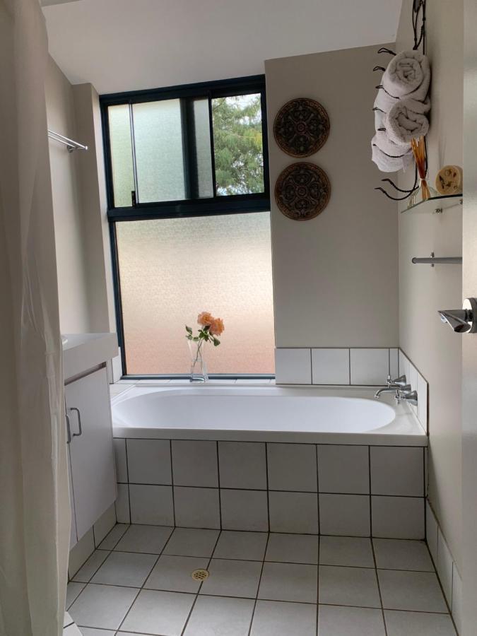 Deluxe Queen Room with Garden View