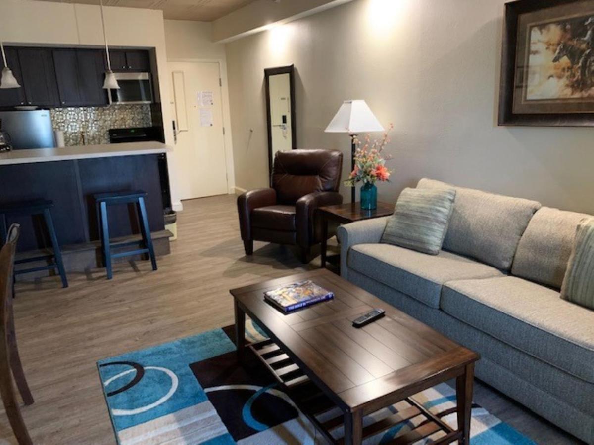 Standard Double Suite