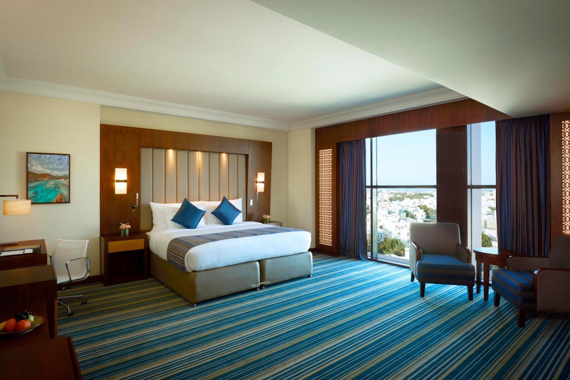 Deluxe Suite on F&B Dining restaurants on spa on laundry services Late check out Early check subject to hotel availability,1284544801:JPEG