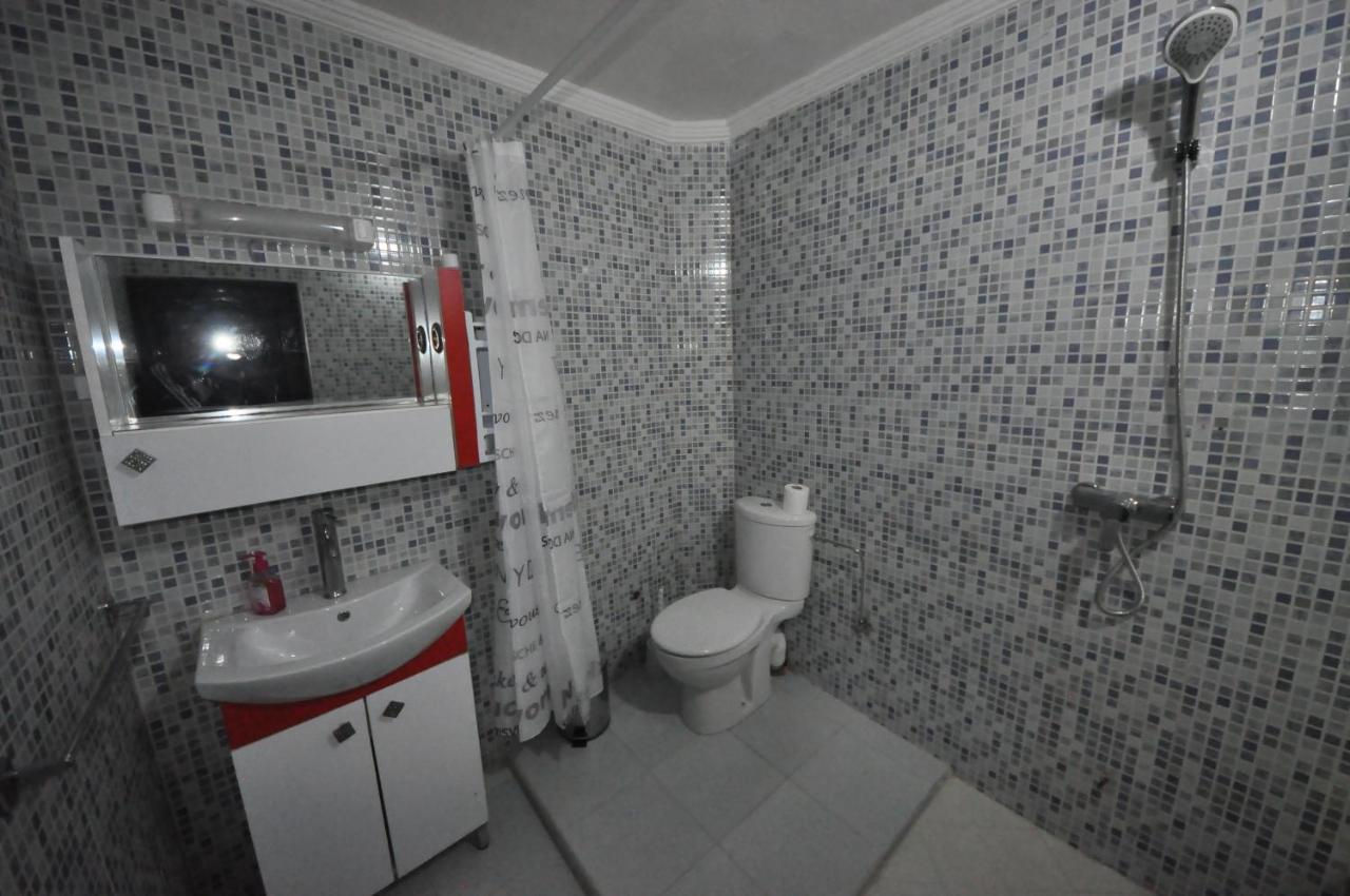 Apartment With Shared Bathroom