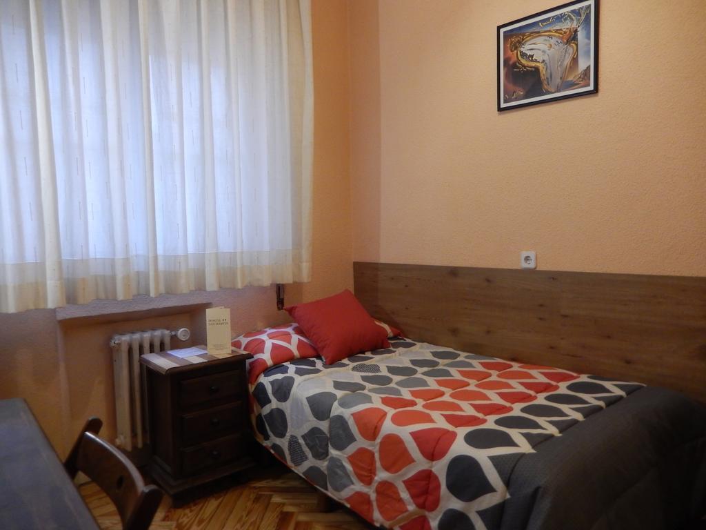 Chambre Simple avec Salle de Bains Commune