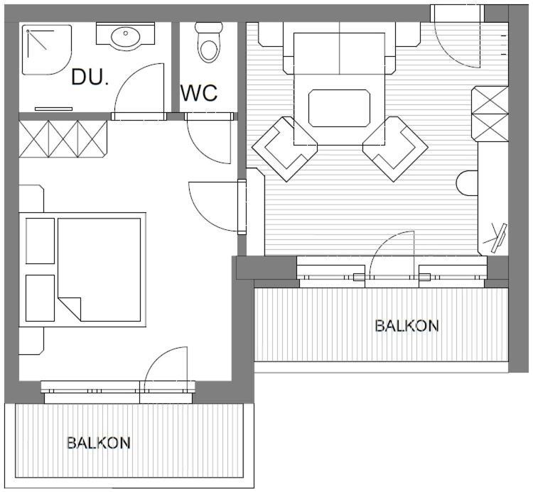 Familiensuite mit Balkon